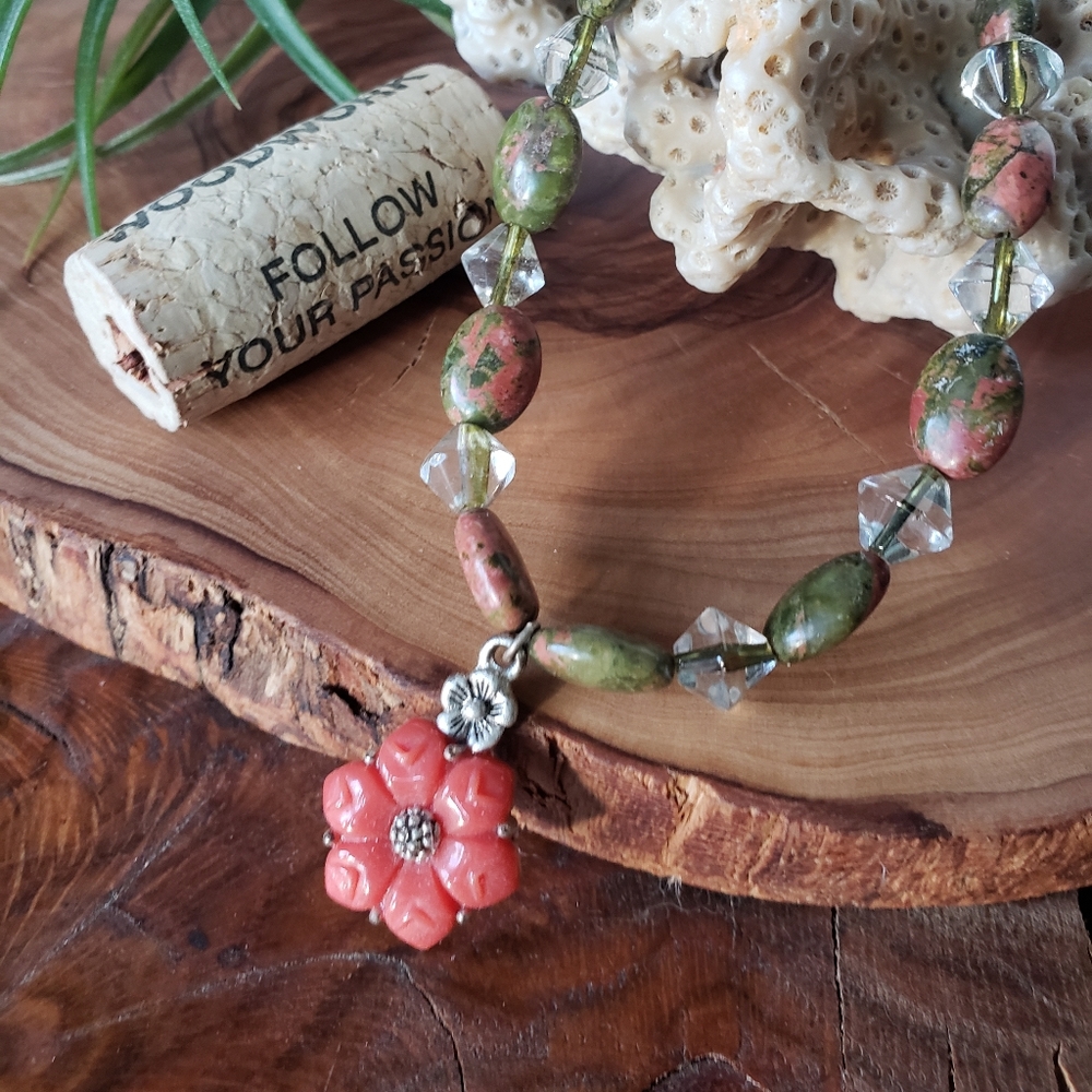 VTG Liz Claiborne Pendant onUnakite Stone Necklace